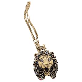 Gucci-Pendentif orné de cristaux tête de lion Gucci en métal doré-Doré