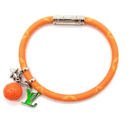 Louis Vuitton-Taille du bracelet Louis Vuitton Orange Monogram Hang It 19-Orange
