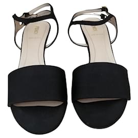Fendi-Sandals-Black