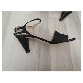 Fendi-Sandals-Black