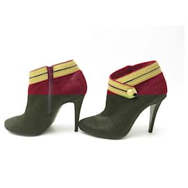 Christian Louboutin-NEW CHRISTIAN LOUBOUTIN SHOES MARYCHAL BOOTS 40 FOAL NEW SHOES-Red