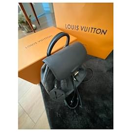 Louis Vuitton-Mochila Louis Vuitton Montsouris de piel-Negro