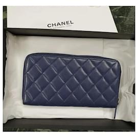 Chanel-Chanel Navy Blue Quilted Lambskin Leather L Gusset Zip Wallet-Blue