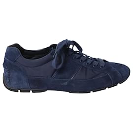Prada-Prada niedrige Sneakers aus blauem Wildleder-Blau