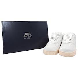 Nike-Nike Air Force 1 Summit Low Winter Premium in pelle scamosciata bianca-Bianco