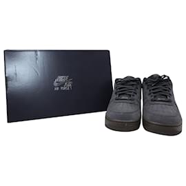 Nike-Nike Air Force 1 Winter Premium en Off Noir Dark Chocolate Suede-Gris