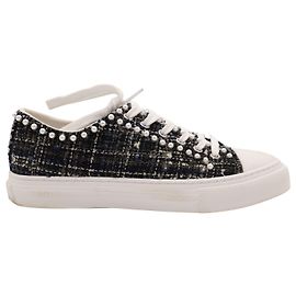 Stuart Weitzman Ollie Mini Pearl Low-Top Sneakers in Black Wool Black