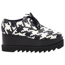 Stella Mc Cartney Stella McCartney Elyse Houndstooth Brogue plataforma em couro sintético preto Outro