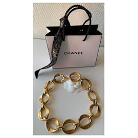 Chanel-Colares-Dourado