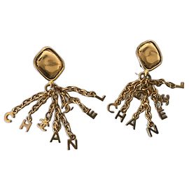 Orecchini Chanel con Charm Logo Oro Gold hardware