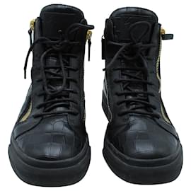 Giuseppe Zanotti-Giuseppe Zanotti Embossed High Top Sneakers in Black Leather -Black
