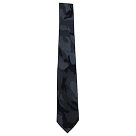 Valentino-Corbata de seda gris con estampado de camuflaje de Valentino Garavani-Gris