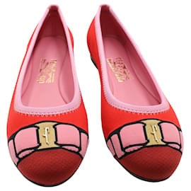 Salvatore Ferragamo-Salvatore Ferragamo Varina Strick-Ballerinas aus Polyester mit Schleifenakzent-Stickerei-Rot