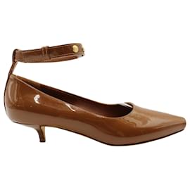 Burberry-Burberry Dill Kitten Heel Ankle Cuff Pumps in Brown Patent Leather -Brown