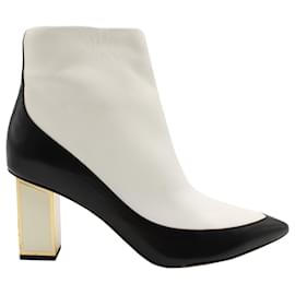 Diane Von Furstenberg-Diane Von Furstenberg Cainta Ankle Boots in White Leather-White