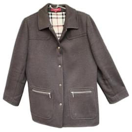 Burberry-Tamanho da jaqueta Burberry 42-Castanho escuro
