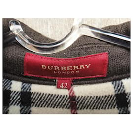 Burberry-Tamanho da jaqueta Burberry 42-Castanho escuro