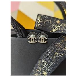 Chanel-CC A13V Classic Crystal Silver Hardware Logo Earrings box tag-Silvery