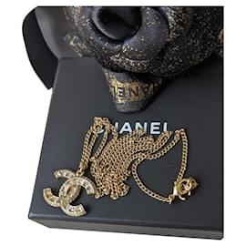 Chanel-CC F16Collier pendentif avec logo en cristal V GHW dans une boîte-Doré