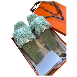 Hermès Oran sandals green shearling 39 Green