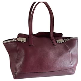 Salvatore Ferragamo-Grand sac à main Salvatore Ferragomo-Bordeaux