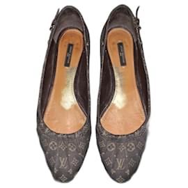 Gloria leather flats Louis Vuitton Black size 7 US in Leather - 21774558
