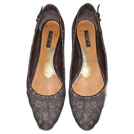 Sapatilhas Louis Vuitton Castanhas de Couro e Tecido Marrom