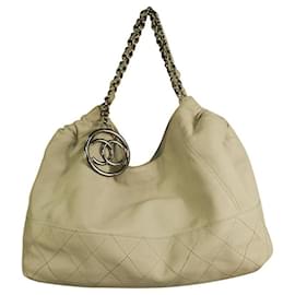 Chanel-Grand sac à bandoulière HOBO en cuir de veau Chanel CC Coco Cabas en cuir blanc cassé-Blanc