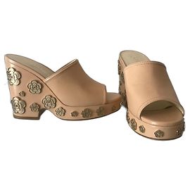 Chanel Holzschuhe Beige