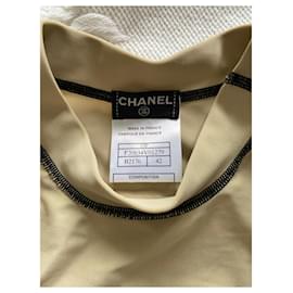Chanel-Parte superior-Beige