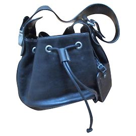 Barbara Bui Borsa a secchiello piccola in pelle nera. Nero