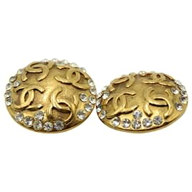 Chanel-Brincos Chanel Logo Clip em Metal Dourado-Dourado