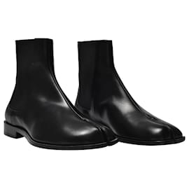 Maison Martin Margiela-Tabi Advocate Ankle Boots in Black Leather-Black
