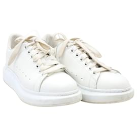 Alexander Mcqueen-Alexander Mcqueen Oversized Sneakers in White Leather-White