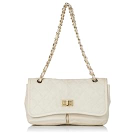 Chanel-Chanel White Natural Beauty Split Pocket-White