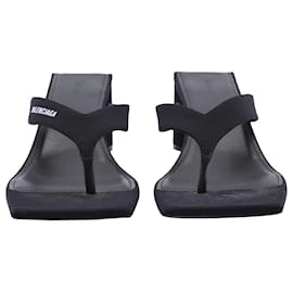 Balenciaga-Balenciaga lined Square Thong Sandal in Black Leather-Black