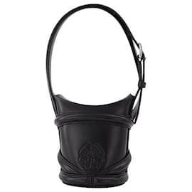 Alexander Mcqueen-The Curve Micro Bag in Black Leather-Black