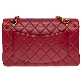 Chanel-Le très convoité sac Chanel Timeless 23 cm à double rabat en cuir matelassé rouge grenat , garniture en métal doré-Rouge