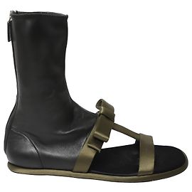 Sandálias Prada Bow Applique cano alto em couro preto Preto