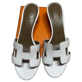 Hermès Oasis leather sandals white White