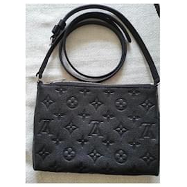 Louis Vuitton-Handbags-Black