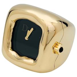 Dior-Dior watch ring, model "Nougat", in yellow gold and onyx.-Other