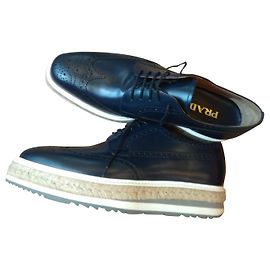Prada Brogues aus blauem Leder Blau