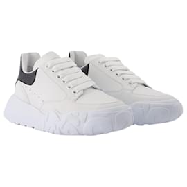 Alexander Mcqueen-Larry  Sneaker in White Leather-White