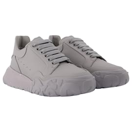Alexander Mcqueen-Sneaker in Grey Leather-Grey