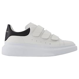 Alexander Mcqueen-Oversized Sneaker Scratch in White Leather-White