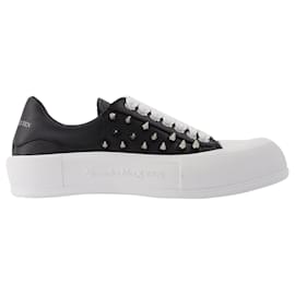 Alexander Mcqueen-Deck Sneaker With Studs in Black Leather-Black