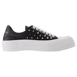 Alexander Mcqueen-Deck Sneaker With Studs in Black Leather-Black