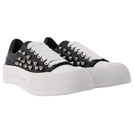 Alexander Mcqueen-Deck Sneaker With Studs in Black Leather-Black