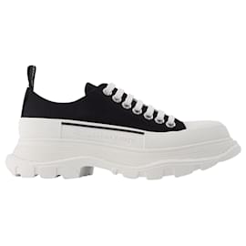 Alexander Mcqueen-Tread Slick Sneakers in Black and White Fabric-Black